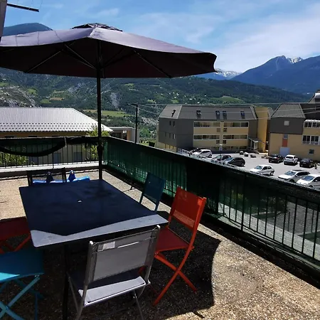 Appartement A 5Min Du Centre Ville D'Embrun Exterior photo
