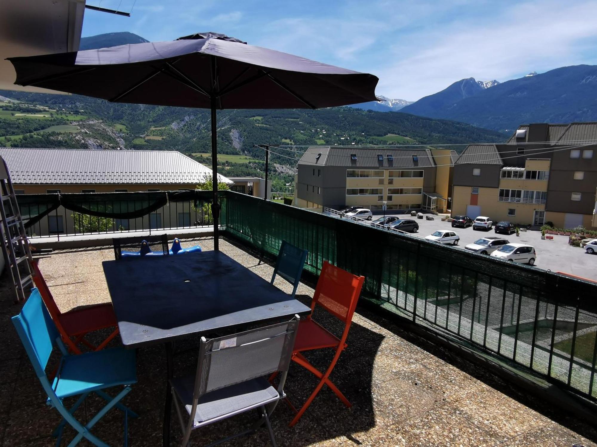 A 5min Du Centre D'embrun Appartement *